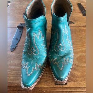 Turquoise Ariat Dixon- Sz 8B